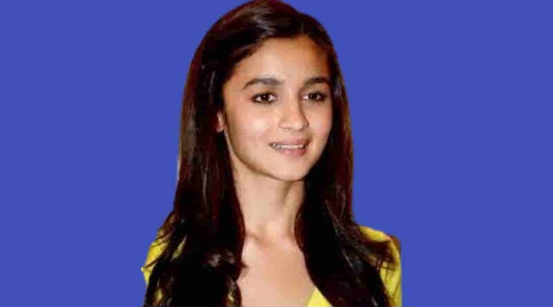 Alia-Bhatt-A-Rising-Hot-Amazing-Star-in-Bollywood