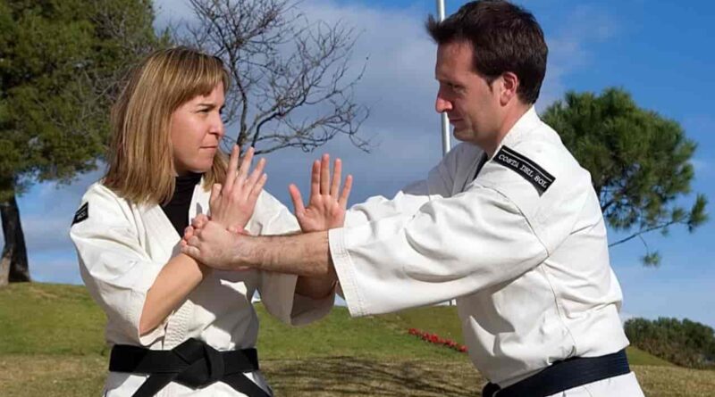 Self-Defense-Exclusive-13-Effective-Ways-of-Self-Defense